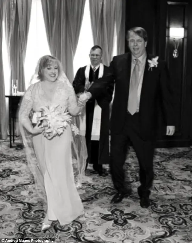 Husband taller wedding than 6’2″ NFL